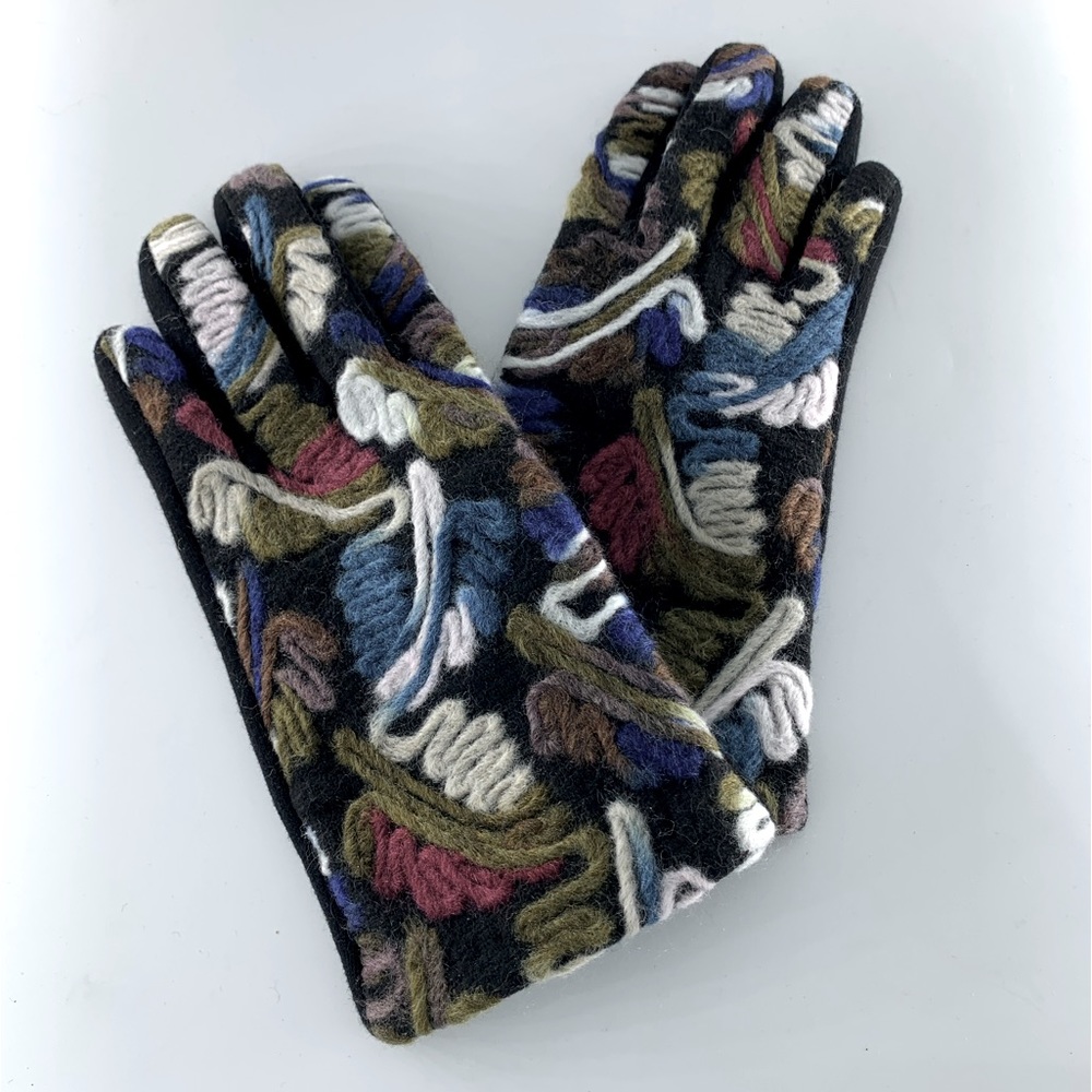 New Crewel Glove with Touchscreen Fingertip